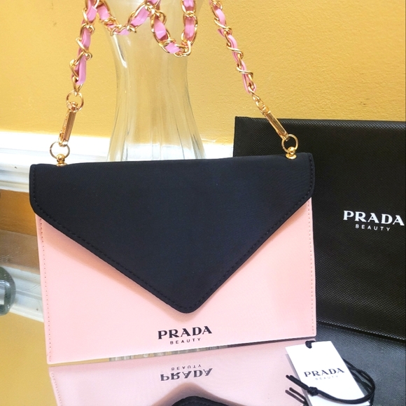 Prada hand pouch converted into shoulder bag or cross body - Picture 4 of 16
